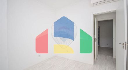 Residential - Single Family Home - T6 - Carcavelos e Parede, Cascais - PT