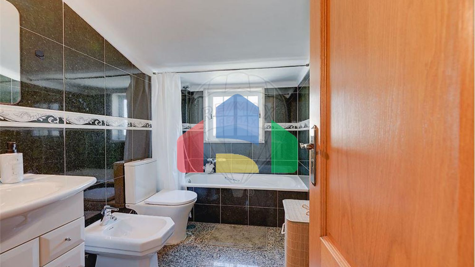 Residential - Single Family Home - T6 - Carcavelos e Parede, Cascais - PT