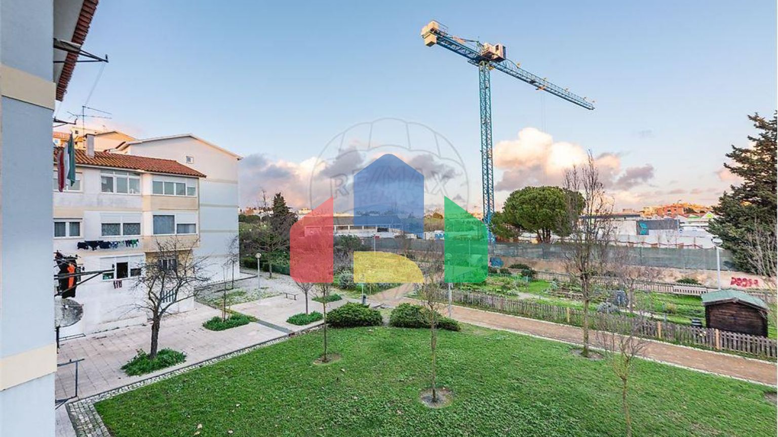 Residential - Condo/Apartment - T2 - Carcavelos e Parede, Cascais - PT