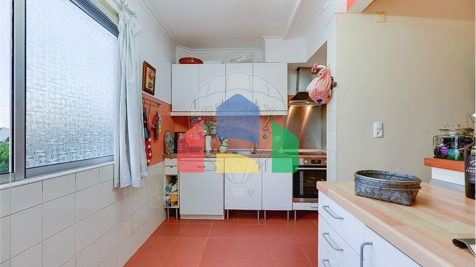 Residential - Condo/Apartment - T2 - Carcavelos e Parede, Cascais - PT