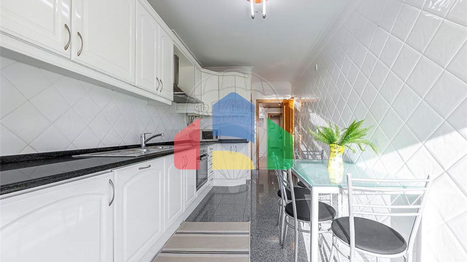 Residential - Condo/Apartment - T3 - Carcavelos e Parede, Cascais - PT