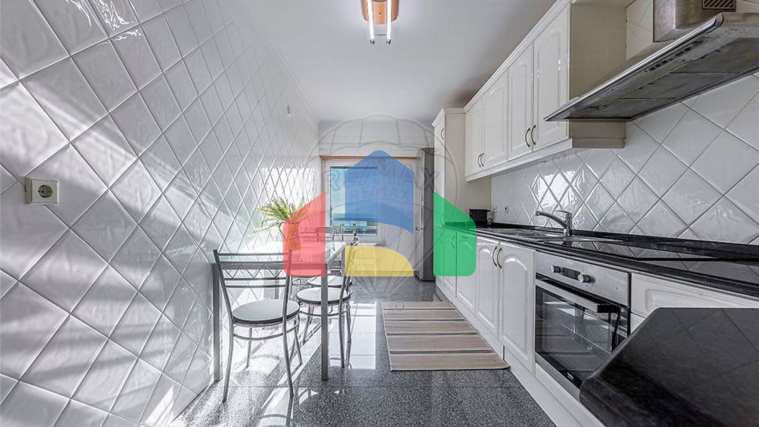 Residential - Condo/Apartment - T3 - Carcavelos e Parede, Cascais - PT