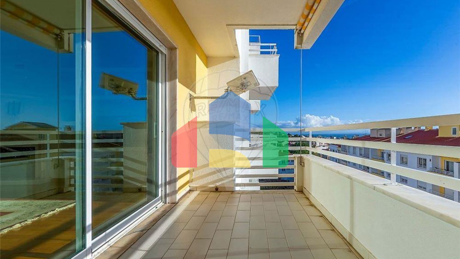 Residential - Condo/Apartment - T3 - Carcavelos e Parede, Cascais - PT