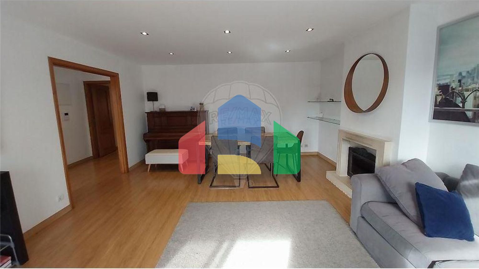 Residential - Condo/Apartment - T2 - Carcavelos e Parede, Cascais - PT