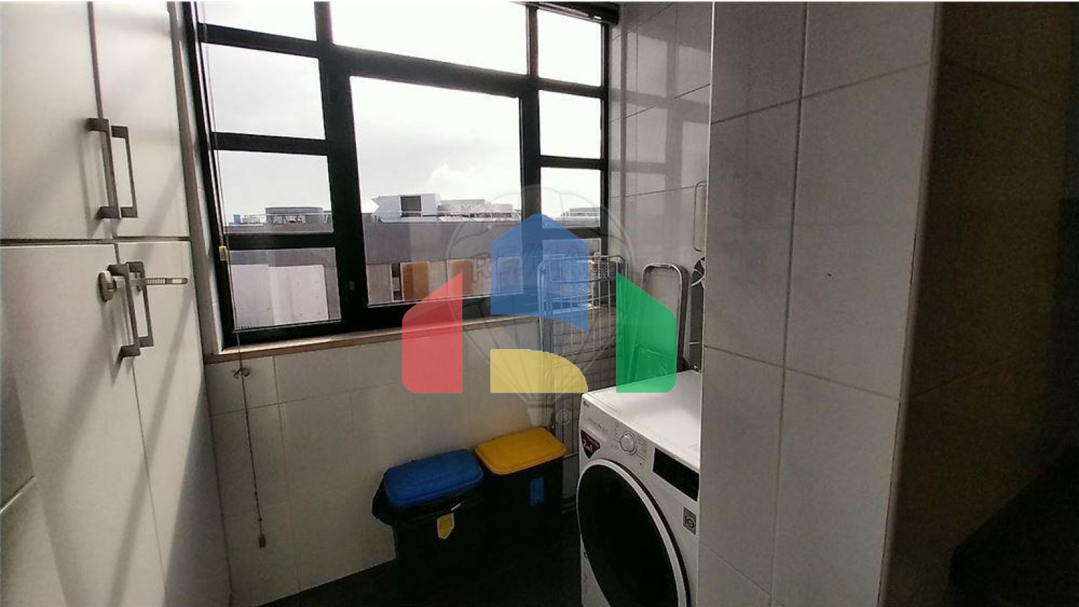 Residential - Condo/Apartment - T2 - Carcavelos e Parede, Cascais - PT