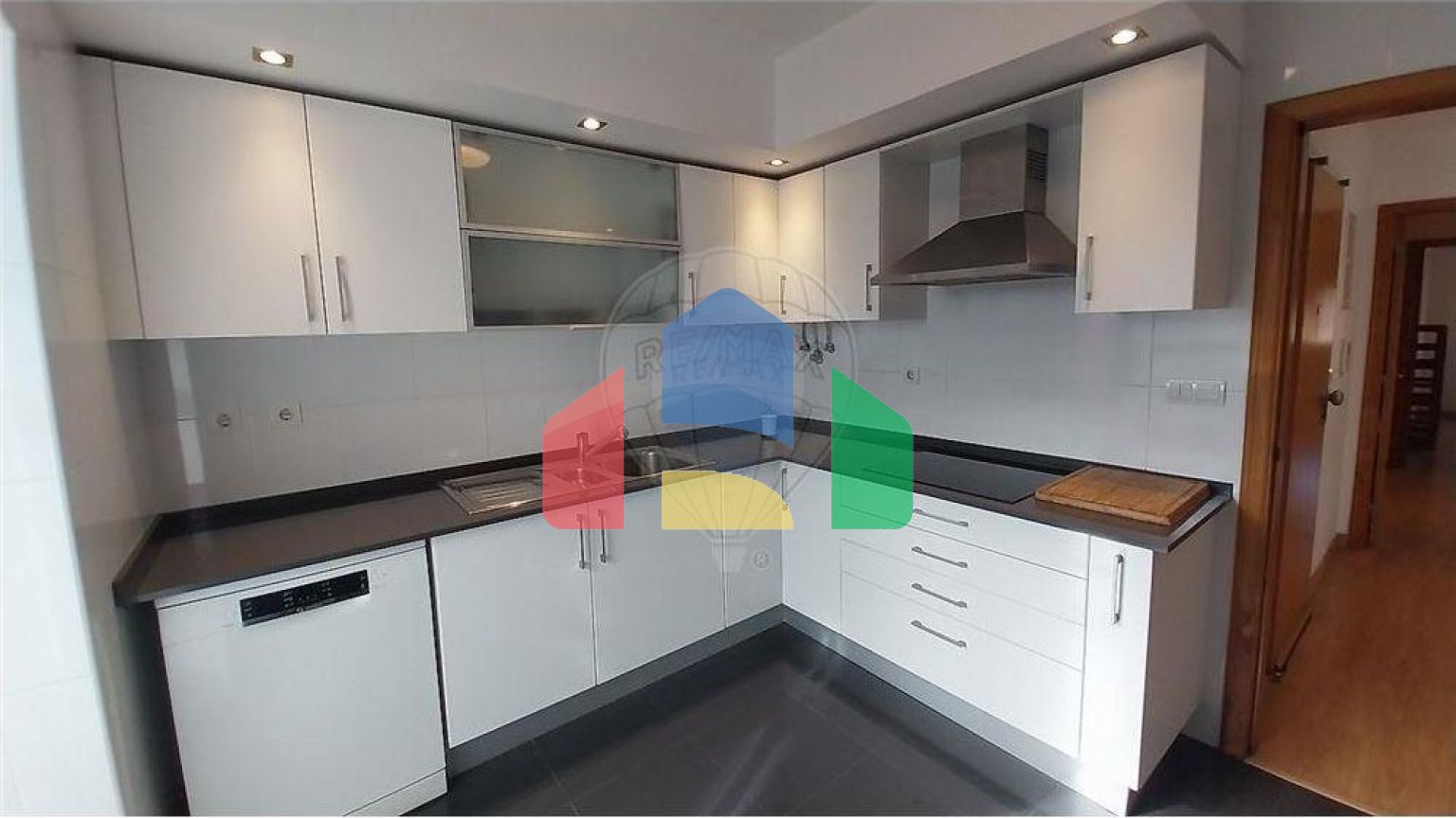 Residential - Condo/Apartment - T2 - Carcavelos e Parede, Cascais - PT