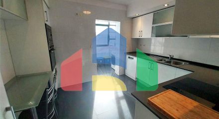 Residential - Condo/Apartment - T2 - Carcavelos e Parede, Cascais - PT