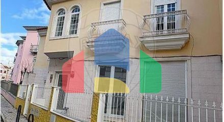 Residential - Condo/Apartment - T4 - Carcavelos e Parede, Cascais - PT