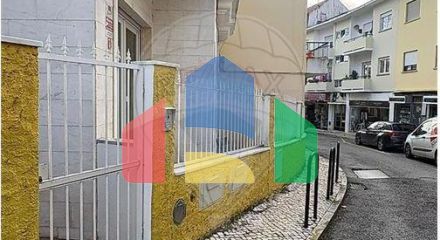 Residential - Condo/Apartment - T4 - Carcavelos e Parede, Cascais - PT