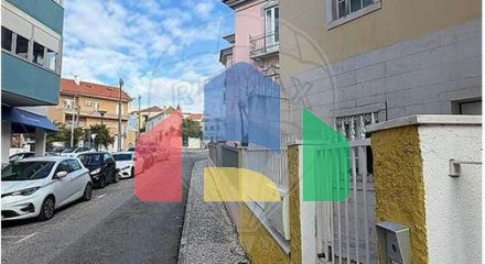 Residential - Condo/Apartment - T4 - Carcavelos e Parede, Cascais - PT