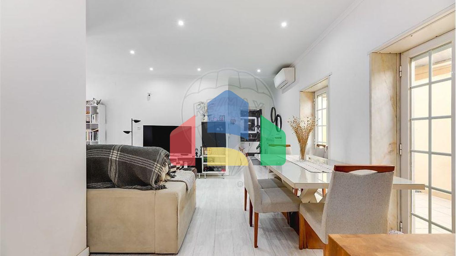 Residential - Condo/Apartment - T4 - Carcavelos e Parede, Cascais - PT