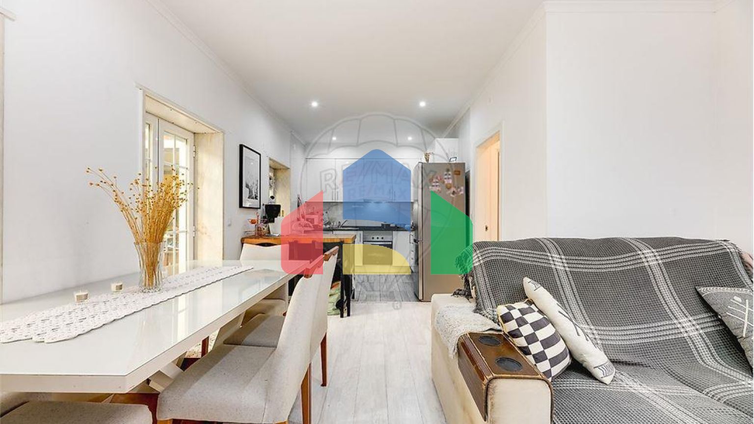 Residential - Condo/Apartment - T4 - Carcavelos e Parede, Cascais - PT