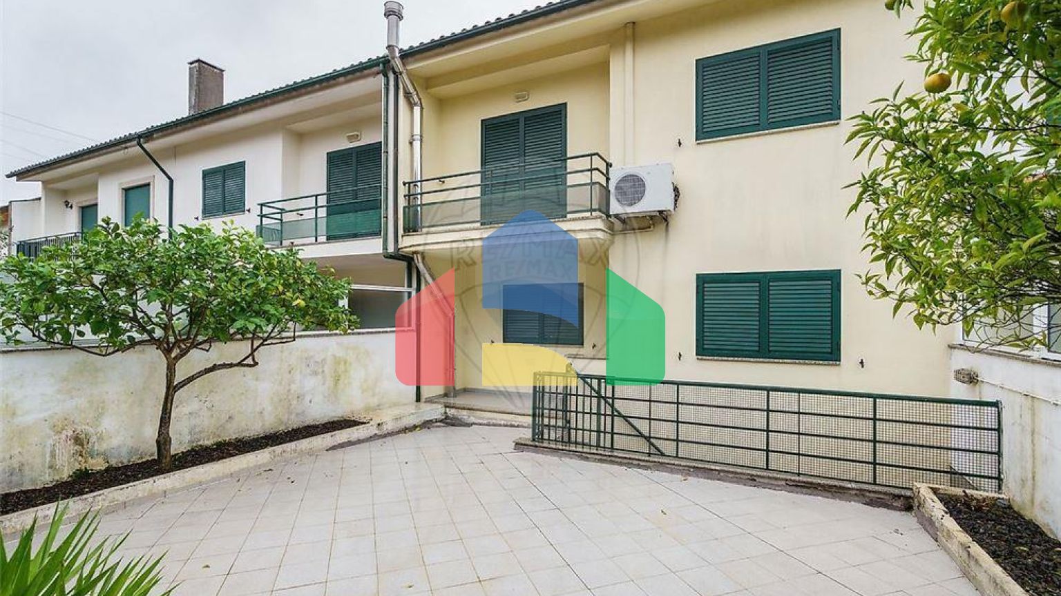 Residential - Single Family Home - T4 - Braga (Sao Vitor), Braga - PT