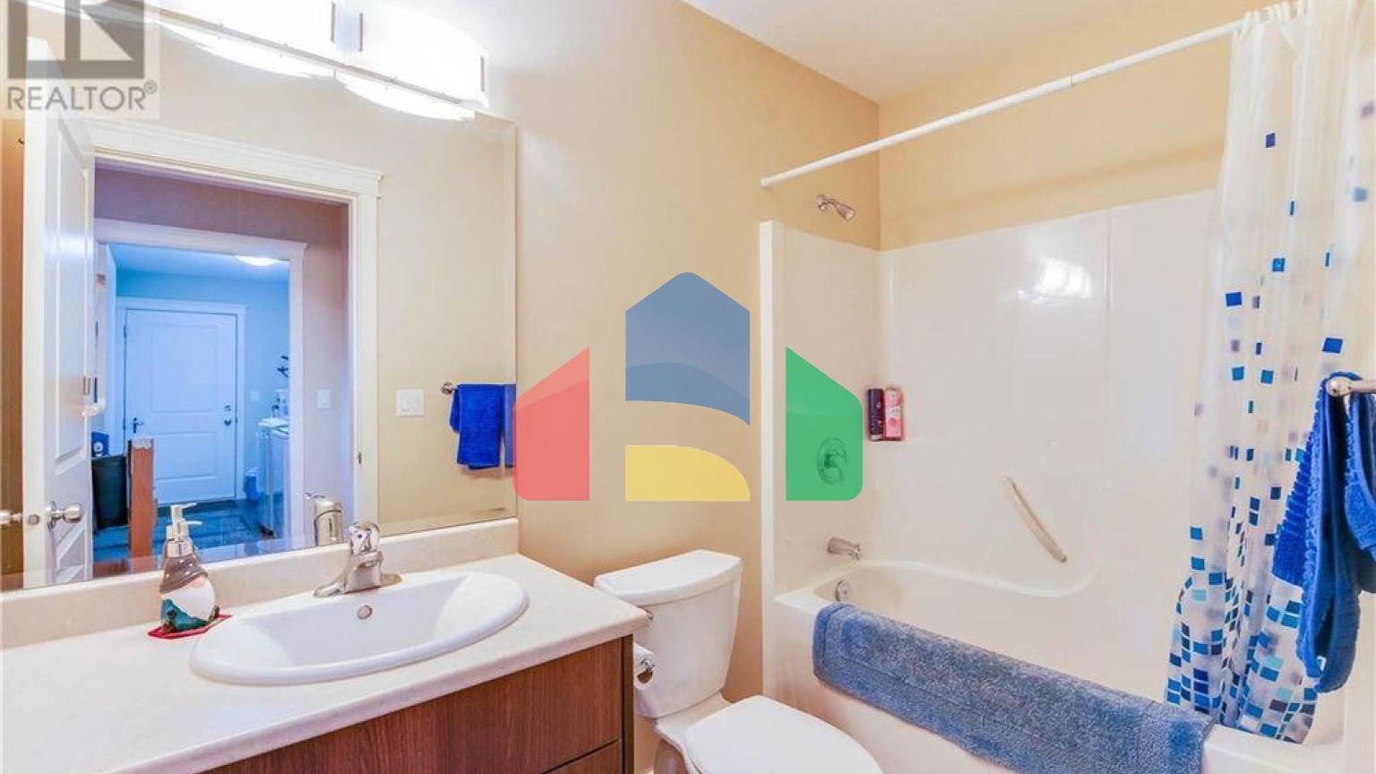 Residential - Condo/Apartment - Port Alberni, Canada - Canada