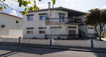 Residential - Condo/Apartment - T2 - Marinha Grande, Marinha Grande - PT
