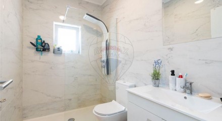 Residential - Condo/Apartment - T2 - Marinha Grande, Marinha Grande - PT