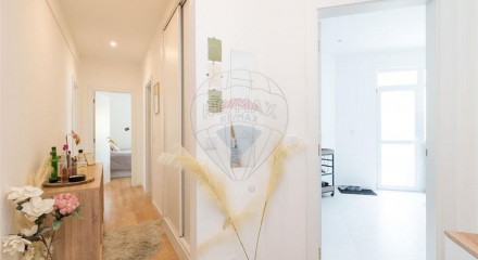 Residential - Condo/Apartment - T2 - Marinha Grande, Marinha Grande - PT