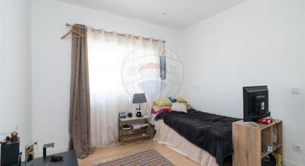 Residential - Condo/Apartment - T2 - Marinha Grande, Marinha Grande - PT