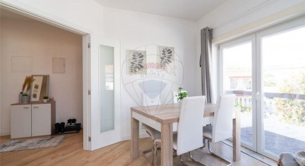 Residential - Condo/Apartment - T2 - Marinha Grande, Marinha Grande - PT