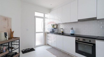 Residential - Condo/Apartment - T2 - Marinha Grande, Marinha Grande - PT