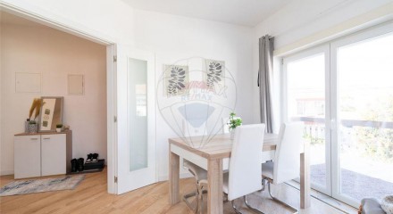 Residential - Condo/Apartment - T2 - Marinha Grande, Marinha Grande - PT