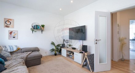 Residential - Condo/Apartment - T2 - Marinha Grande, Marinha Grande - PT