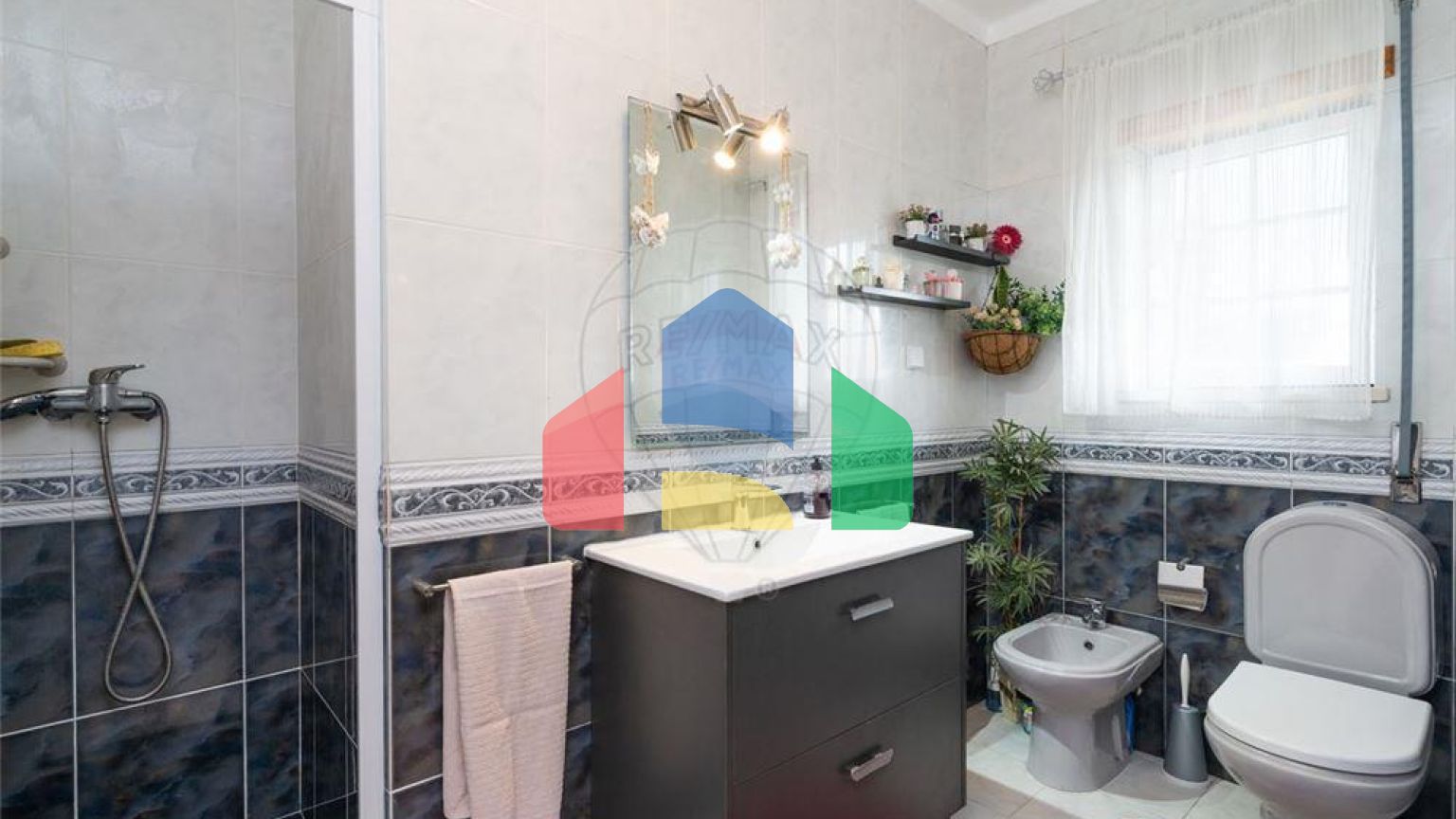 Residential - Condo/Apartment - T3 - Marinha Grande, Marinha Grande - PT