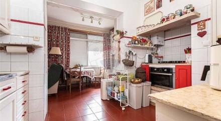 Residential - Condo/Apartment - T2 - Alvalade, Lisbon - PT