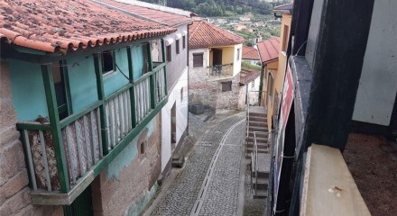 Residential - Single Family Home - T3 - Gouviães e Ucanha, Tarouca - PT
