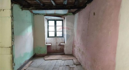 Residential - Single Family Home - T3 - Gouviães e Ucanha, Tarouca - PT