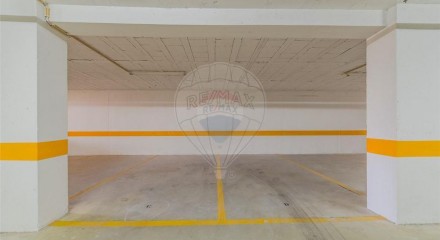 Residential - Garage - Vilar de Andorinho, Vila Nova de Gaia - PT