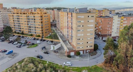 Residential - Garage - Vilar de Andorinho, Vila Nova de Gaia - PT