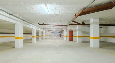 Residential - Garage - Vilar de Andorinho, Vila Nova de Gaia - PT