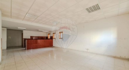 Residential - Garage - Vilar de Andorinho, Vila Nova de Gaia - PT