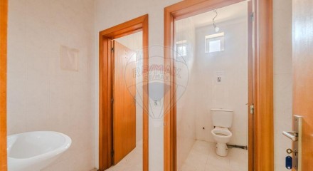Residential - Garage - Vilar de Andorinho, Vila Nova de Gaia - PT