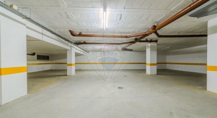 Residential - Garage - Vilar de Andorinho, Vila Nova de Gaia - PT