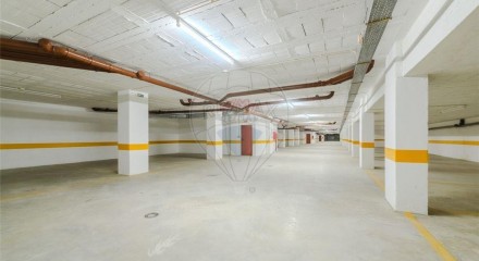Residential - Garage - Vilar de Andorinho, Vila Nova de Gaia - PT