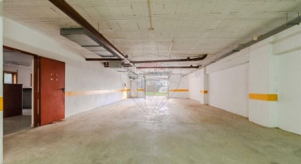 Residential - Garage - Vilar de Andorinho, Vila Nova de Gaia - PT