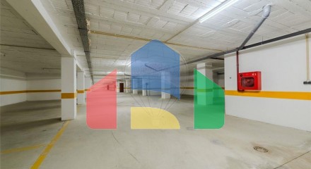 Residential - Garage - Vilar de Andorinho, Vila Nova de Gaia - PT