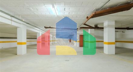 Residential - Garage - Vilar de Andorinho, Vila Nova de Gaia - PT