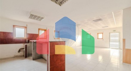 Residential - Garage - Vilar de Andorinho, Vila Nova de Gaia - PT