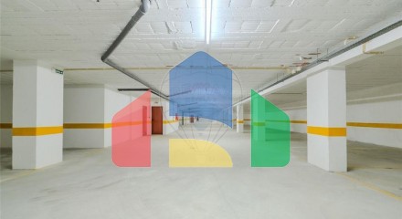 Residential - Garage - Vilar de Andorinho, Vila Nova de Gaia - PT