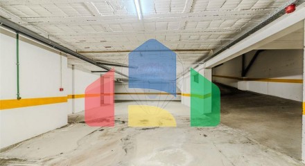 Residential - Garage - Vilar de Andorinho, Vila Nova de Gaia - PT