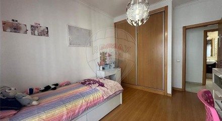 Residential - Condo/Apartment - T3 - Corroios, Seixal - PT