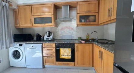Residential - Condo/Apartment - T3 - Corroios, Seixal - PT