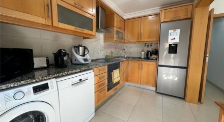 Residential - Condo/Apartment - T3 - Corroios, Seixal - PT