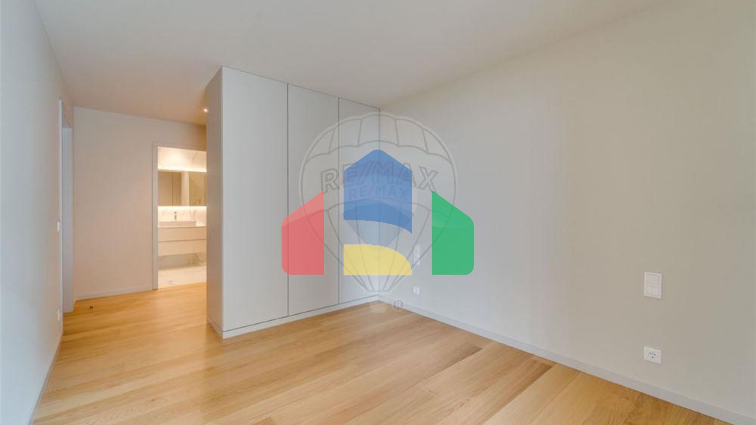 Residential - Condo/Apartment - T3 - Santa Marinha e São Pedro da Afurada, Vila Nova de Gaia - PT