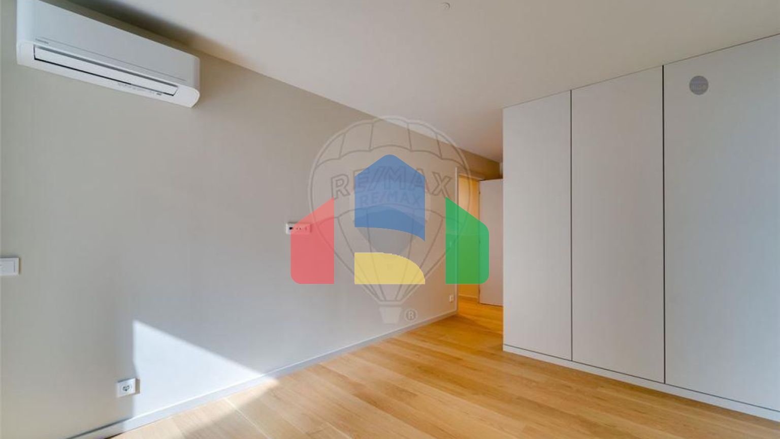 Residential - Condo/Apartment - T3 - Santa Marinha e São Pedro da Afurada, Vila Nova de Gaia - PT