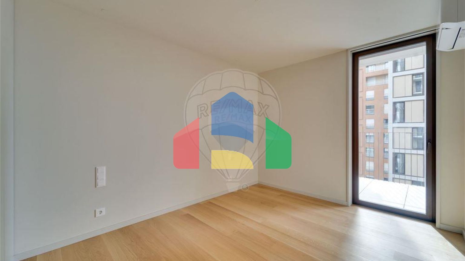 Residential - Condo/Apartment - T3 - Santa Marinha e São Pedro da Afurada, Vila Nova de Gaia - PT