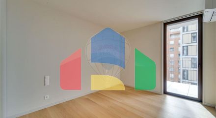 Residential - Condo/Apartment - T3 - Santa Marinha e São Pedro da Afurada, Vila Nova de Gaia - PT